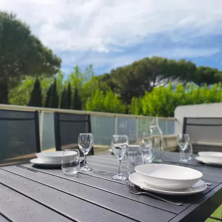 T2 - Terrasse 45m2 - Piscine - Clim - Parking Privé La Grande-Motte