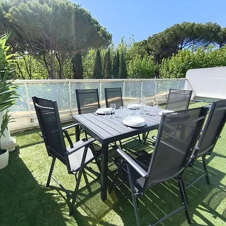 T2 - Terrasse 45m2 - Piscine - Clim - Parking Privé