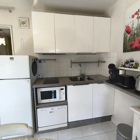 T2 - Terrasse 45m2 - Piscine - Clim - Parking Privé