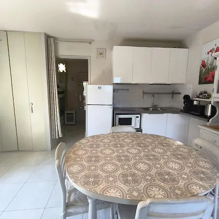 T2 - Terrasse 45m2 - Piscine - Clim - Parking Privé *