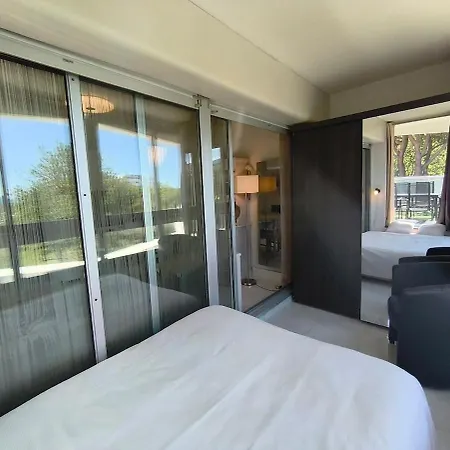 Apartamento T2 - Terrasse 45m2 - Piscine - Clim - Parking Privé *