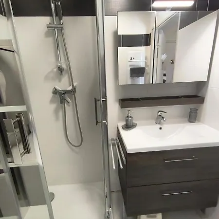 Apartamento T2 - Terrasse 45m2 - Piscine - Clim - Parking Privé